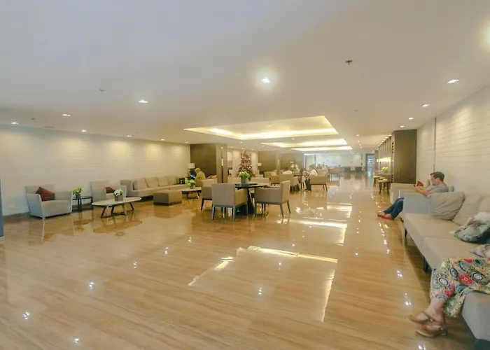 2 Bedroom Yellow Luxury 5549 Makati 300mb Swim * Manila