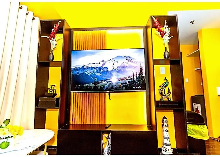 Apartment 2 Bedroom Yellow Luxury 5549 Makati 300mb Swim *