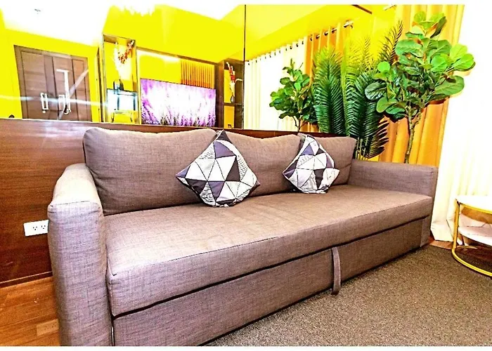 Apartment 2 Bedroom Yellow Luxury 5549 Makati 300mb Swim Manila