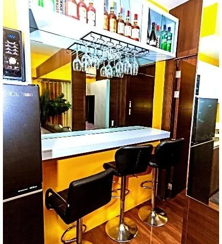 2 Bedroom Yellow Luxury 5549 Makati 300mb Swim Apartment *