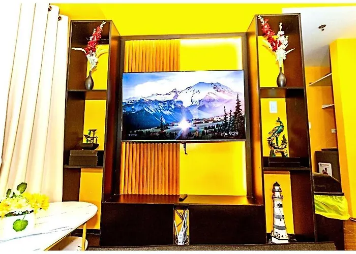 2 Bedroom Yellow Luxury 5549 Makati 300mb Swim