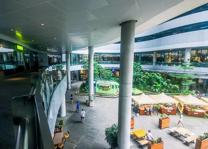 2 Bedroom Yellow Luxury 5549 Makati 300mb Swim Manila