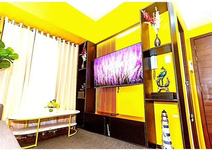 Apartment 2 Bedroom Yellow Luxury 5549 Makati 300mb Swim Manila