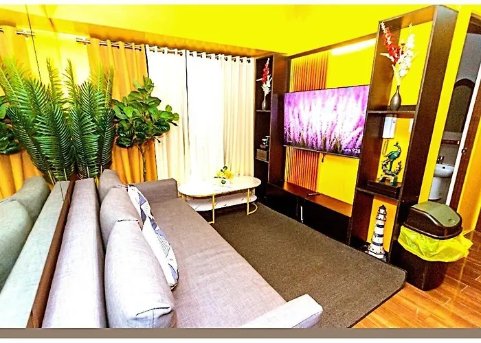 2 Bedroom Yellow Luxury 5549 Makati 300mb Swim Manila