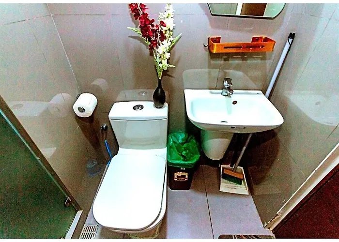 2 Bedroom Yellow Luxury 5549 Makati 300mb Swim *