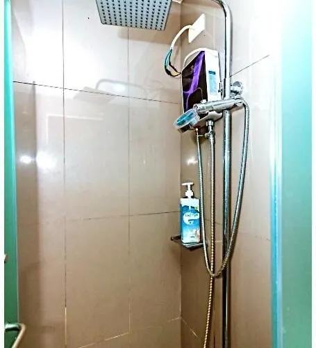 2 Bedroom Yellow Luxury 5549 Makati 300mb Swim