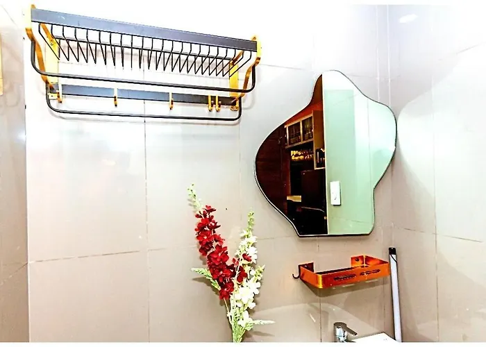 Apartment 2 Bedroom Yellow Luxury 5549 Makati 300mb Swim