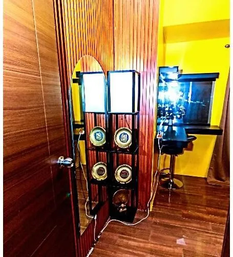Apartment 2 Bedroom Yellow Luxury 5549 Makati 300mb Swim Manila