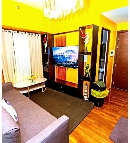 2 Bedroom Yellow Luxury 5549 Makati 300mb Swim Apartment