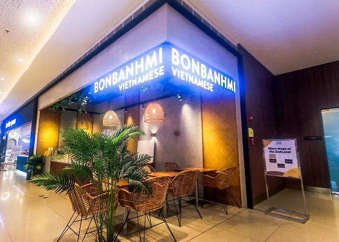 2 Bedroom Yellow Luxury 5549 Makati 300mb Swim *