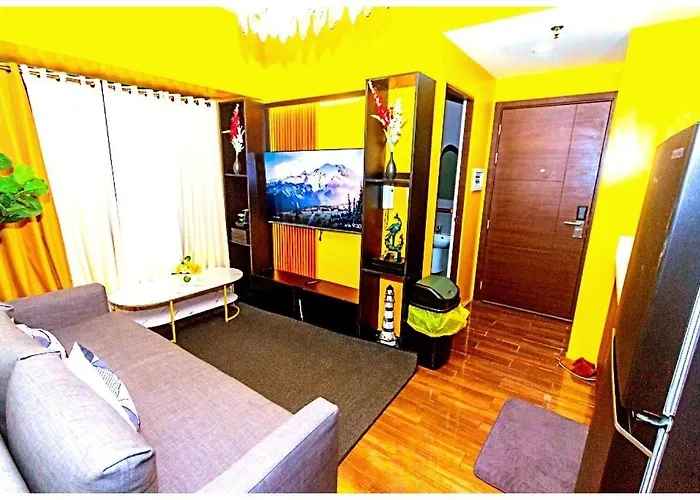 2 Bedroom Yellow Luxury 5549 Makati 300mb Swim Apartment