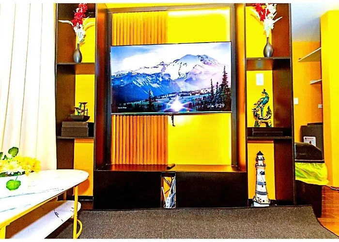 2 Bedroom Yellow Luxury 5549 Makati 300mb Swim *