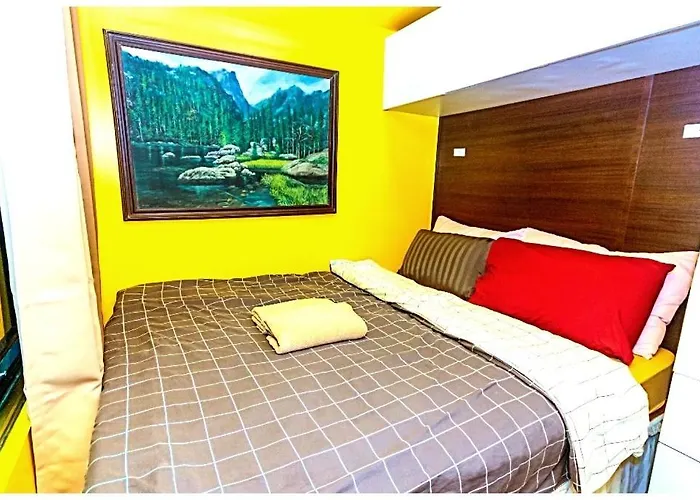 2 Bedroom Yellow Luxury 5549 Makati 300mb Swim Apartment Manila
