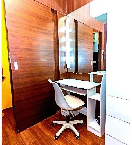 2 Bedroom Yellow Luxury 5549 Makati 300mb Swim Apartment Manila